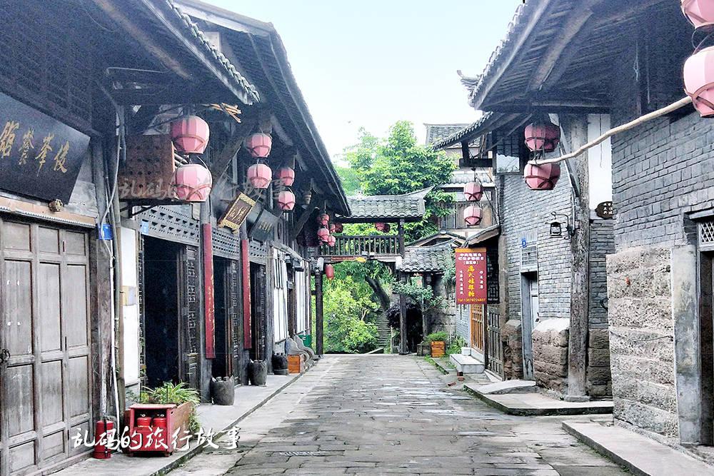 逃离大犀牛出没地